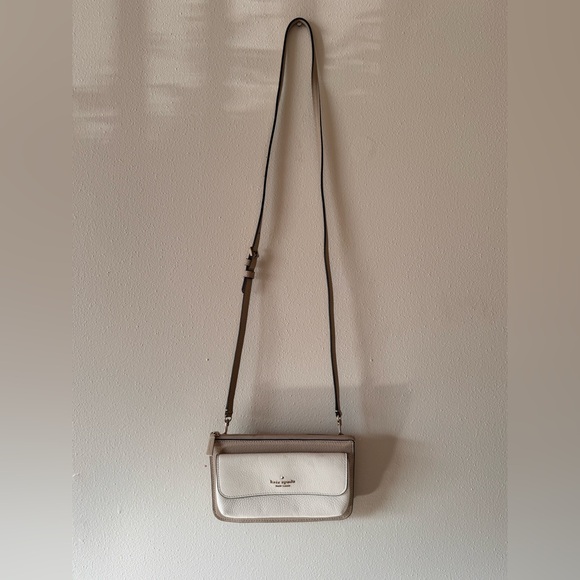kate spade Handbags - 🎉 HOST PICK 🎉 Kate Spade Leila Small Crossbody